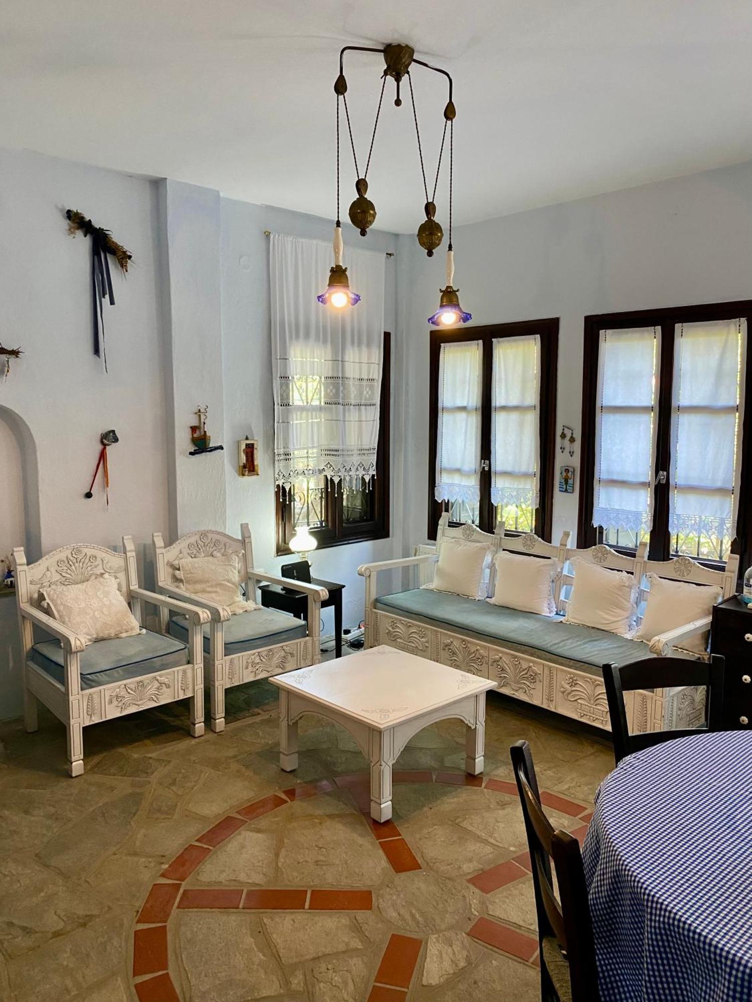 Villa Valia: Traditional Luxurious Residence Пиргадикия Екстериор снимка