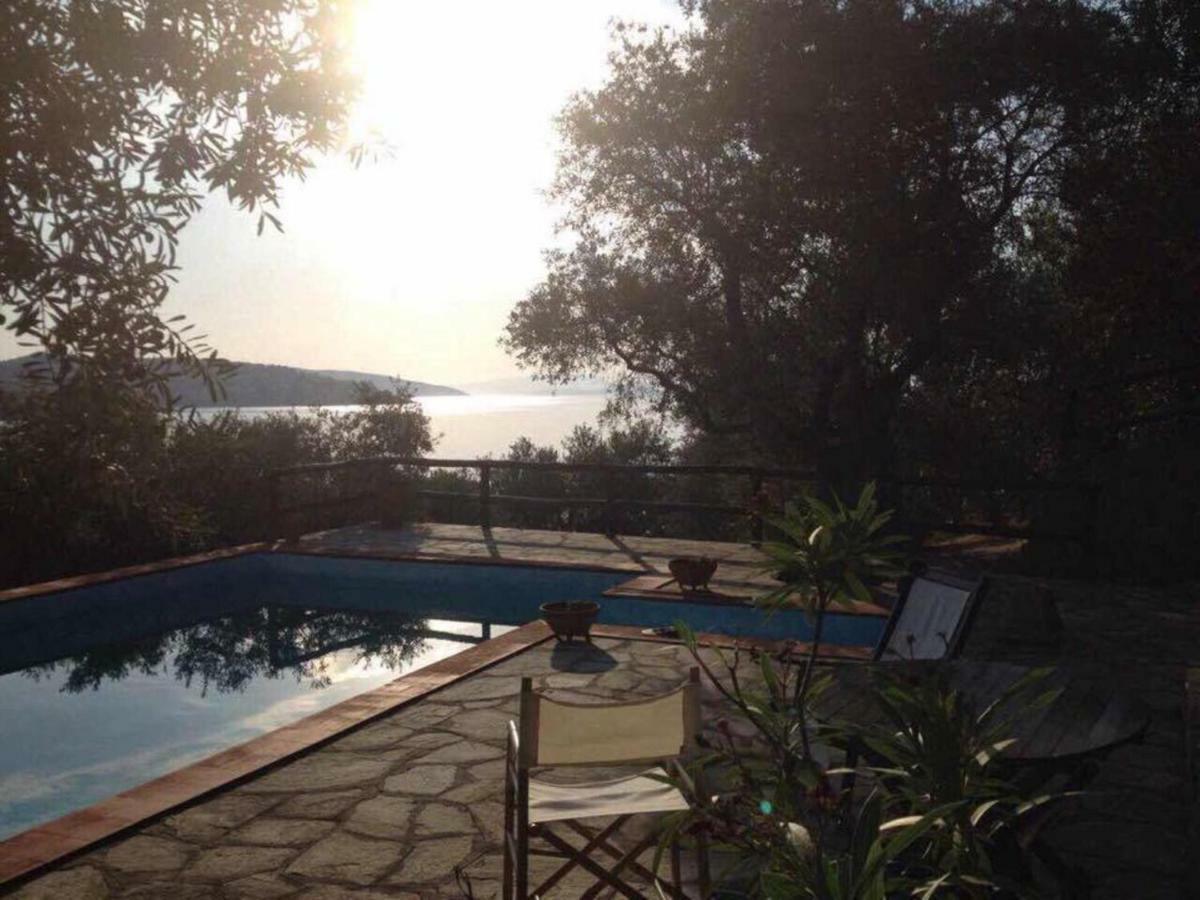 Villa Valia: Traditional Luxurious Residence Пиргадикия Екстериор снимка
