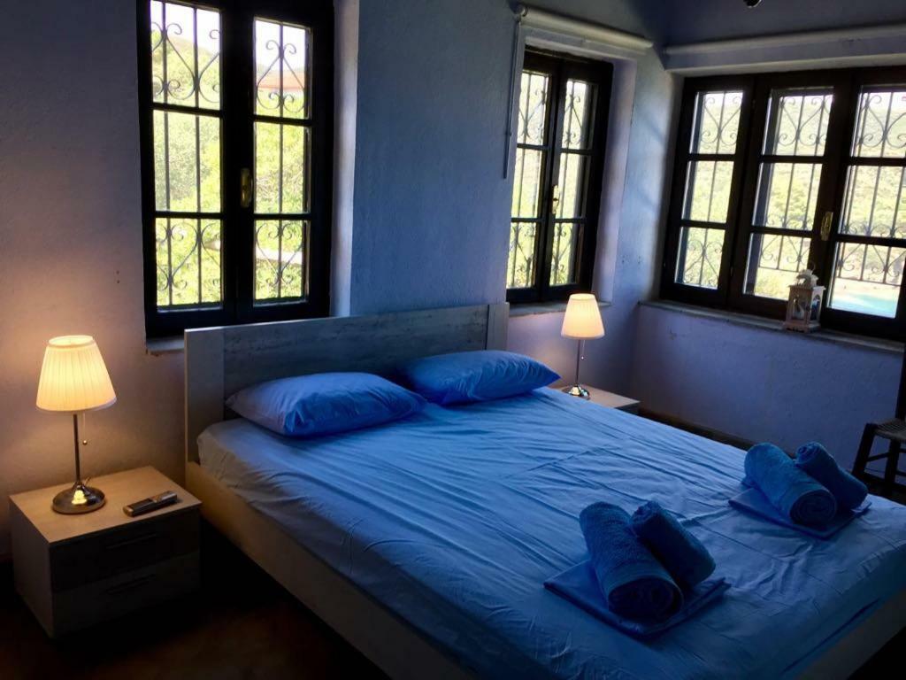 Villa Valia: Traditional Luxurious Residence Пиргадикия Екстериор снимка